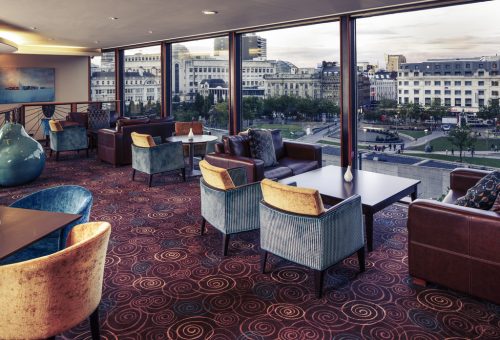 https://all.accor.com/8325